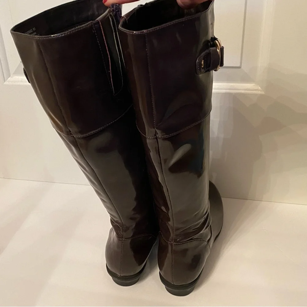 COLE HAAN BOOTS SHOES TALL PURPLE PATENT SHINY RAIN ZIP SIDE SIZE 8M